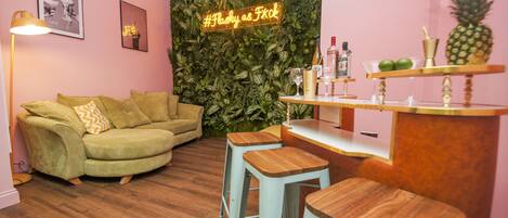 Cottage | Living room | TV