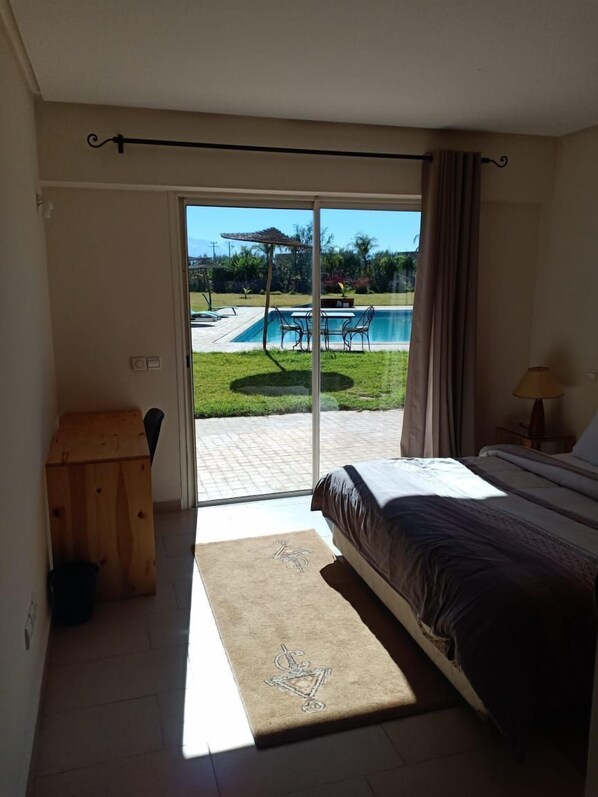 Cots/infant beds, free WiFi, bed sheets