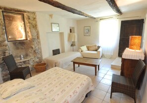 Cottage (De la Bergerie) | Individually decorated, individually furnished, blackout curtains - Bastide de l'Adrech (Manosque)