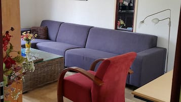 Chalet, 2 Bedrooms (Comfort XL) | Living area | Flat-screen TV