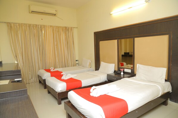 Classic Triple Room, 3 Single Beds, Accessible, Non Smoking