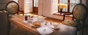 Phòng tập thể, phòng tập thể nam và nữ, không hút thuốc (14 beds) | Két bảo mật tại phòng, bàn, màn/rèm cản sáng, phòng cách âm 