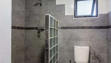 Ducha, cabezal de ducha tipo lluvia, toallas