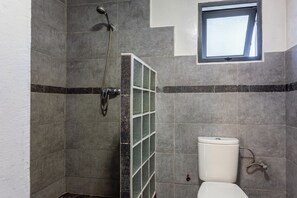 Shower, rainfall showerhead, towels