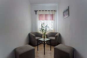 Chambre Confort, 2 chambres | Coffres-forts dans les chambres, bureau, rideaux occultants
