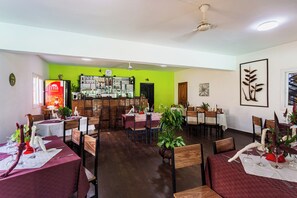 Se sirven desayunos, almuerzos, cenas y cocina internacional 