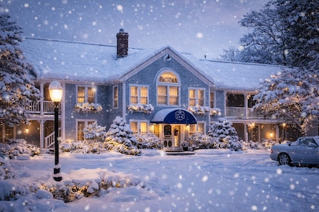 Exterior. Cod Cove Inn, BW Signature Collection