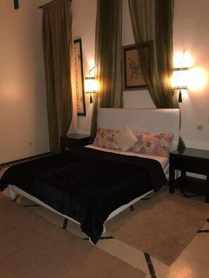 Deluxe Villa, 5 Bedrooms, Private Pool | 5 bedrooms, cots/infant beds, free WiFi, bed sheets - Villa d'Ourika 4 (Marrakech)