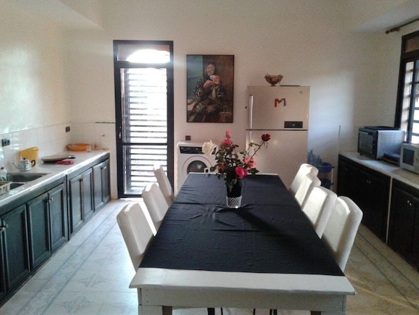 Villa Deluxe, 5 chambres, piscine privée | Restauration dans la chambre