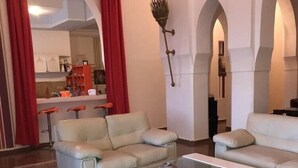 Villa Deluxe, 5 habitaciones, piscina privada | Zona de estar | Una televisión de pantalla plana