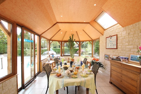 Café da manhã continental grÔtis todos os dias