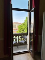 Deluxe Double Room, River View | Balcony