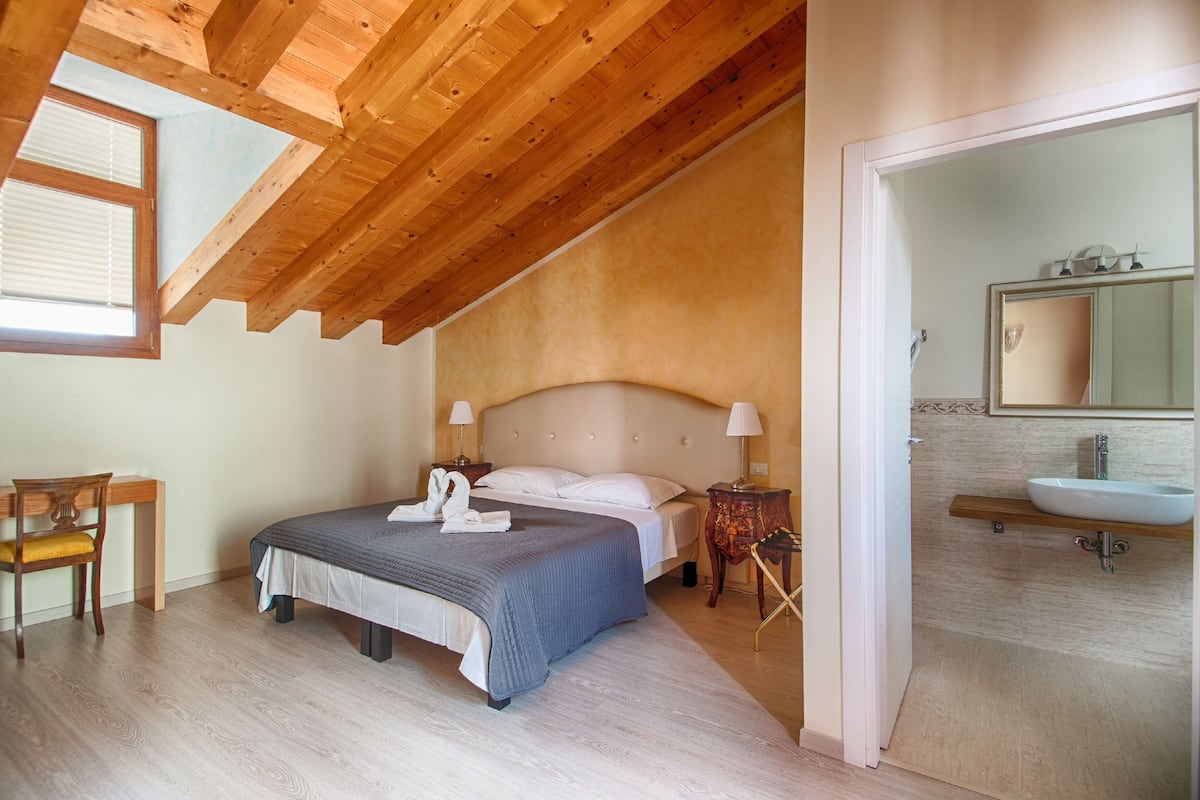 Standard Double Room | In-room safe, blackout drapes, soundproofing, WiFi (free)