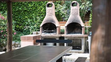 Kawasan BBQ/berkelah
