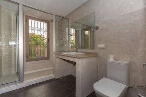 Villa Deluxe, 6 chambres, piscine privée | Salle de bain
