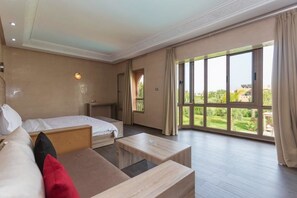 Vila luxo, 6 quartos, piscina particular | 6 quartos, escrivaninha, cortinas blackout, berços (sobretaxa)