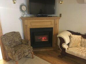 Standard Room, 1 King Bed, Non Smoking (Executive Suite)
