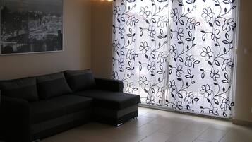 Premium Apartment, Pool Access | Blackout curtains, soundproofing, iron/ironing board