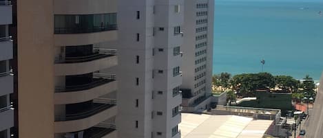 Apartamento, várias camas, vista para a praia | Vista para praia/oceano
