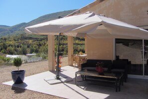 Terrace/patio - Homerez - House, La Roche-sur-le-Buis. (La Roche-sur-le-Buis)
