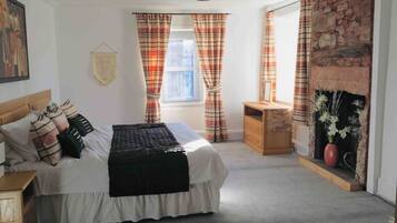 7 Bedroom House | 7 bedrooms, Egyptian cotton sheets, premium bedding