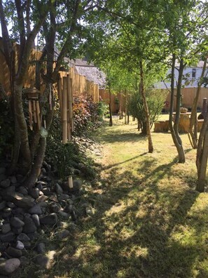 Property grounds - Vollie House (Thornhill)