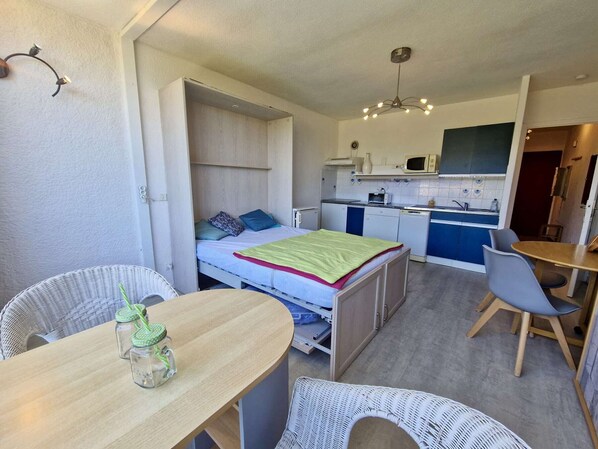 Room - Renovated studio cabin, equipped for 4 pers., private parking - Saint Cyprien (Saint-Cyprien)