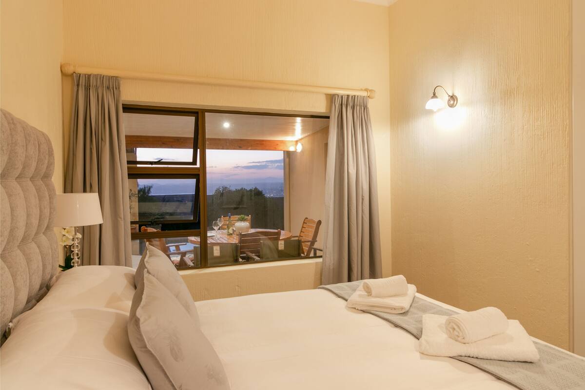 Comfort House, 4 Bedrooms (A Place of Peace)