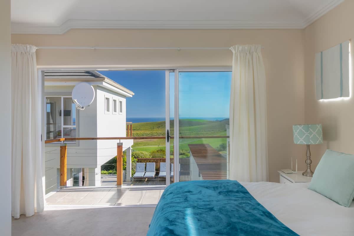 Business House, 4 Bedrooms (Fairlead Luxury)