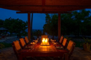 Outdoor dining - The Tides Lodge (Pangani)