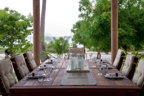 Vila superluxo, 6 quartos | Terraço/pátio