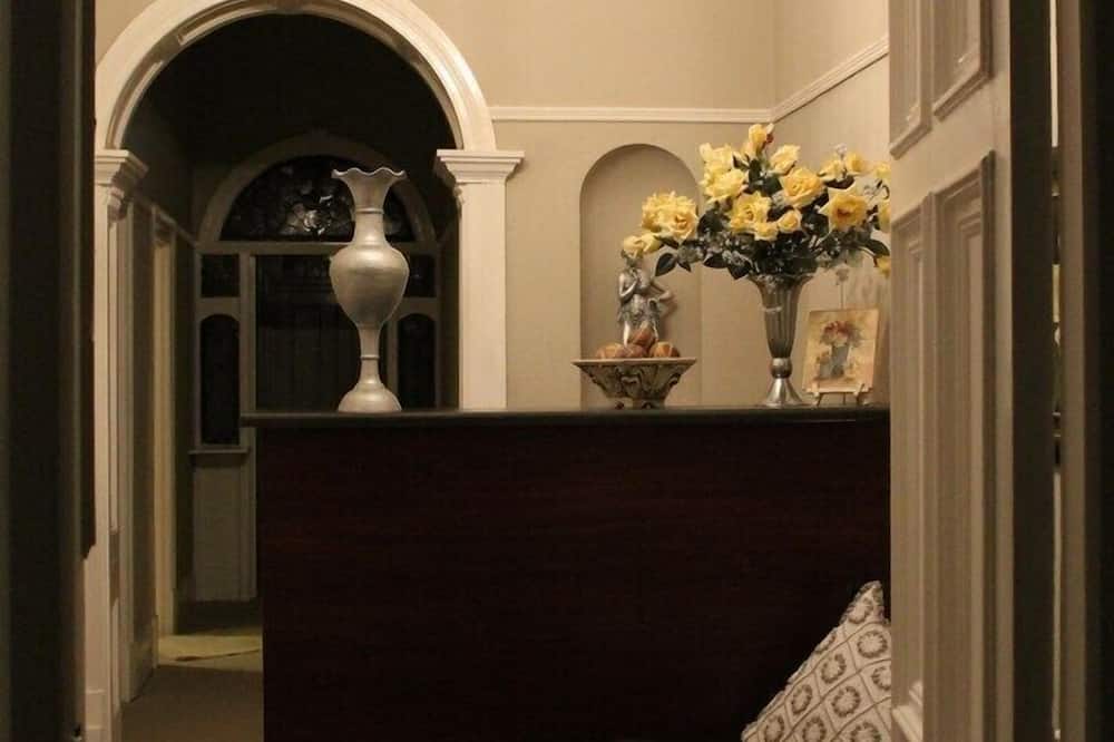 Tranquil House B&B @ 10 Berry St