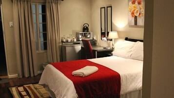 舒適雙人房, 1 張標準雙人床 | 書桌、熨斗/熨衫板、免費 Wi-Fi、床單