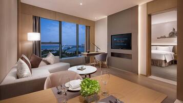 Apartamento Premium, 1 cama de matrimonio grande, no fumadores, vistas al mar | Minibar, caja fuerte, escritorio y espacio para trabajar con un portátil