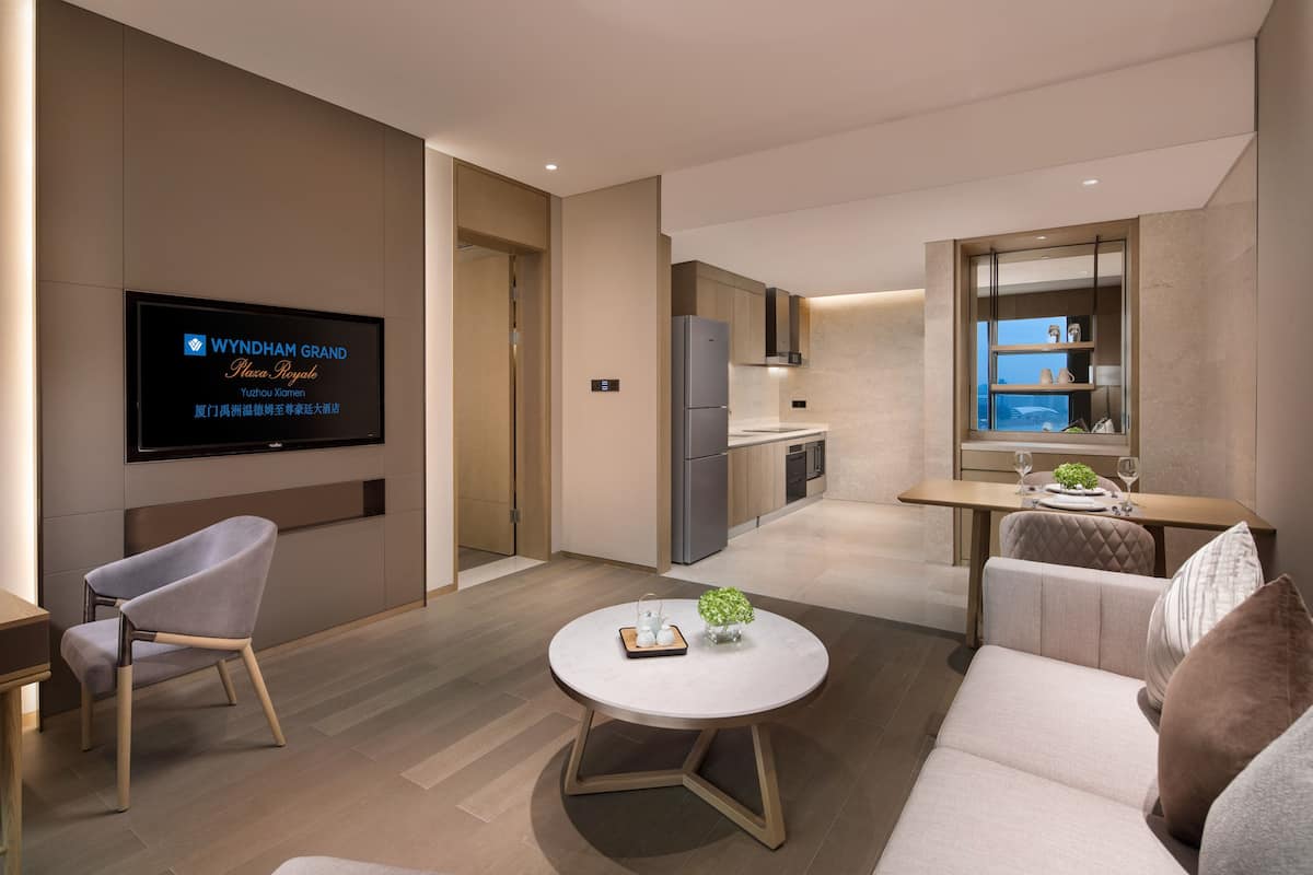 family suite, multiple beds, non smoking, bay view | minibar, in-room safe, desk, laptop workspace