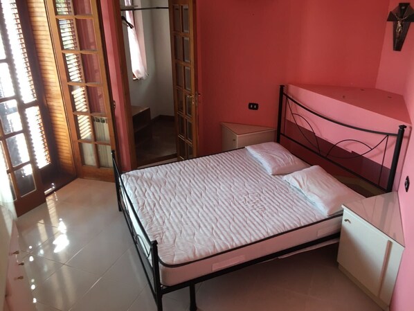 4 Schlafzimmer, Bügeleisen/Bügelbrett, Reisekinderbett, kostenloses WLAN