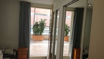 3 dormitorios, tabla de planchar con plancha, cuna de viaje y wifi