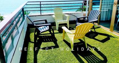 Beachfront 6-8 people 3 bedrooms 200m. Excellent for families.