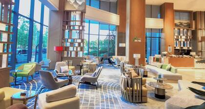 Holiday Inn Zhengzhou Riverside by IHG
