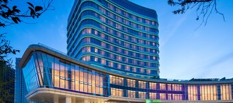 Holiday Inn Zhengzhou Riverside by IHG