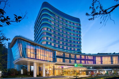 Holiday Inn Zhengzhou Riverside by IHG