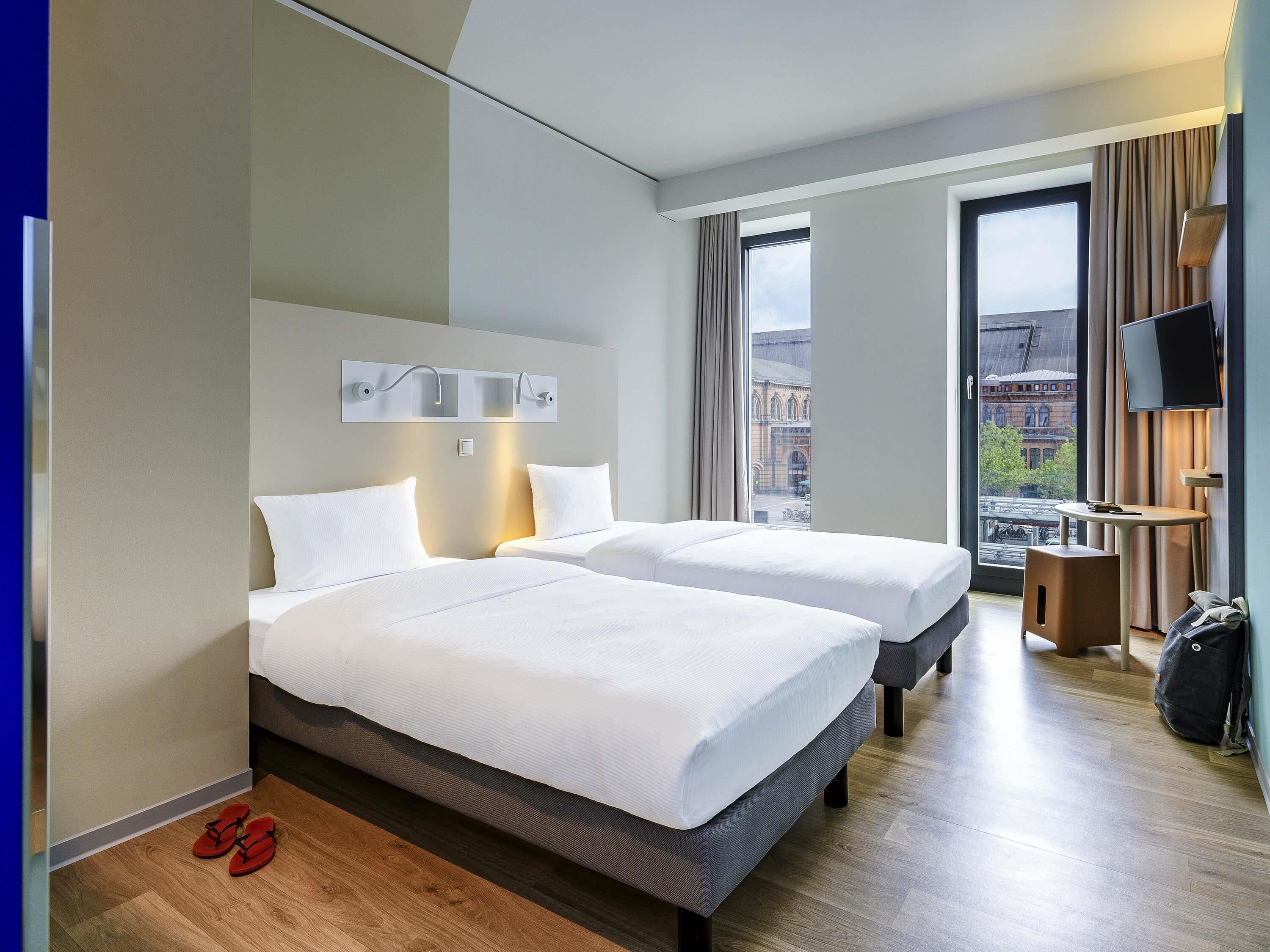 Quarto duplo standard, 1 cama de solteiro | Cortinas blackout, quartos à prova de som, Wi-Fi de cortesia