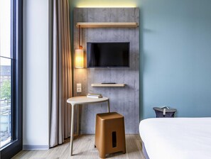Blackout curtains, soundproofing, free WiFi, bed sheets - ibis budget Bremen City Center (Bremen)