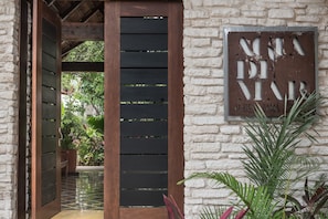 Entrada de la propiedad