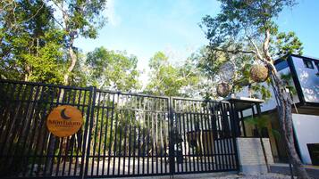 Entrada de la propiedad