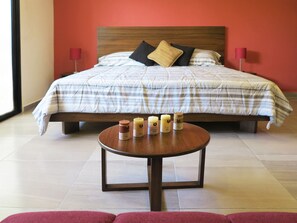 2 makuuhuonetta, yksilöllisesti sisustettu, yksilöllisesti kalustettu