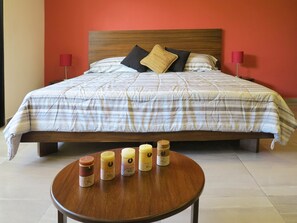 2 habitaciones, decoración personalizada y muebles diferentes 