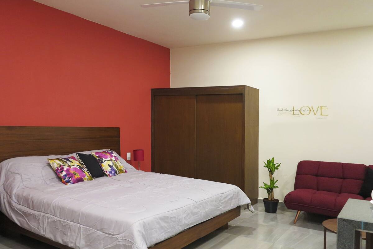 2 bedrooms, individually decorated, individually furnished, free WiFi