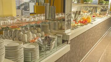 Free daily buffet breakfast