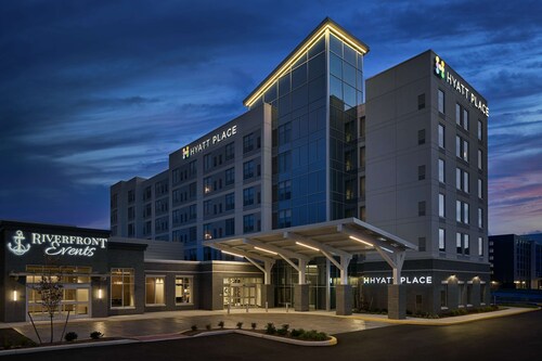 Hyatt Place Wilmington Riverfront